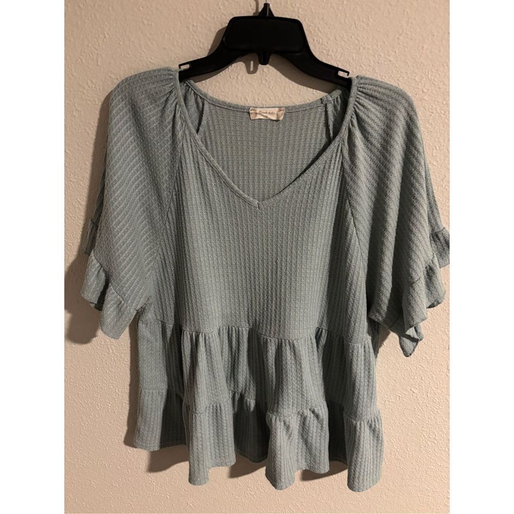 ❤️Altar’d State Tiered Short Sleeve Blouse